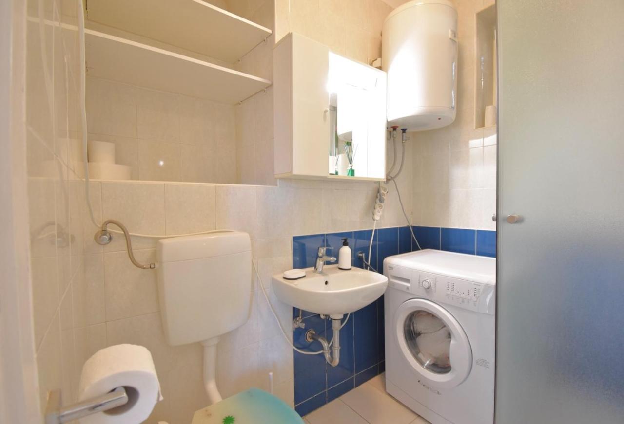 PUY City Centre Apartment With Terrace 2 מראה חיצוני תמונה
