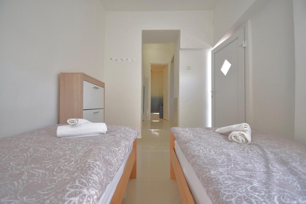 PUY City Centre Apartment With Terrace 2 מראה חיצוני תמונה