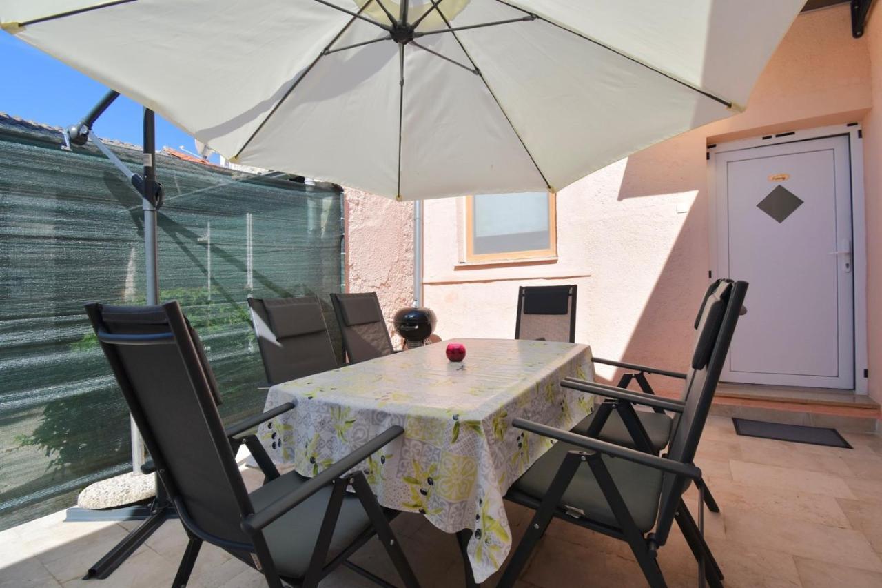 PUY City Centre Apartment With Terrace 2 מראה חיצוני תמונה