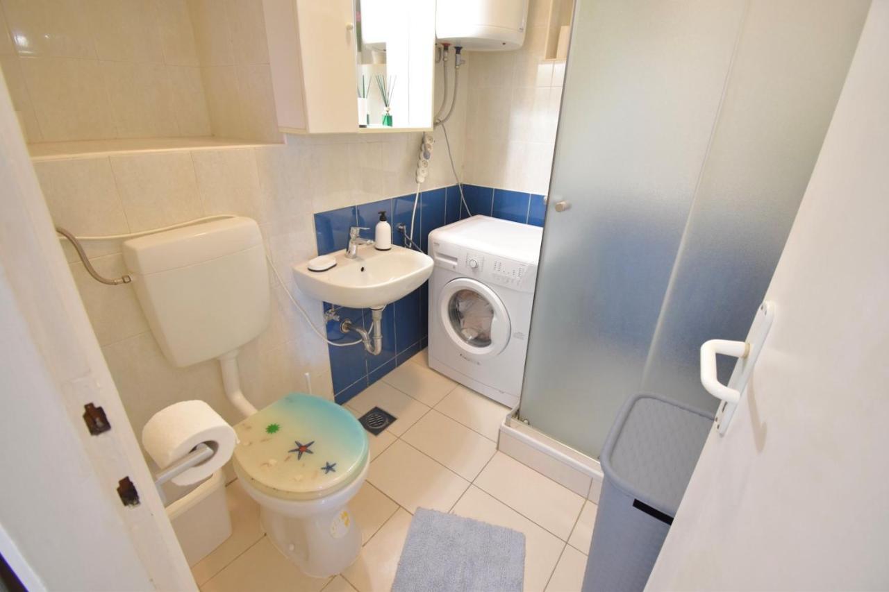 PUY City Centre Apartment With Terrace 2 מראה חיצוני תמונה