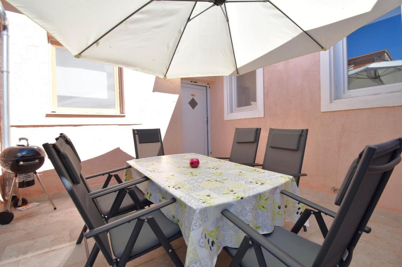 PUY City Centre Apartment With Terrace 2 מראה חיצוני תמונה